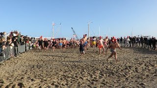 Nieuwjaarsduik 2019 [upl. by Notsud]