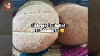 Zelf brood maken [upl. by Ahsimrac]