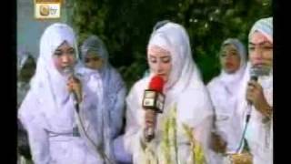 Mehfil e ShabeMeraj2010Khawateen Qaseeda Meraaj [upl. by Ferreby]