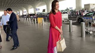 Raashi khanna TRAVELLING BACK TO HYDERABAD SPOTTED AT AIRPORT  raashikhanna vrialvedio trending [upl. by Hieronymus46]