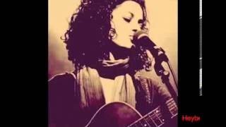 Emel Mathlouthi  Naci en Palestina آمال مثلوثي [upl. by Middle34]