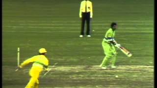 Javed Miandad fights with Australia after LBW [upl. by Nnylrebma]