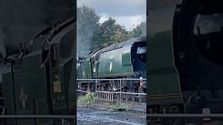 SR 34072 ‘257 squadron’ wheels stop while its moving while moving into ropley station [upl. by Suivart]