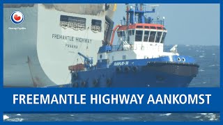 LIVE Zie hier hoe de Fremantle Highway aankomt in de haven [upl. by Apollus]