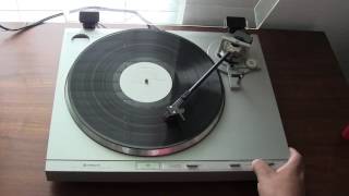 HITACHI TURNTABLE MODEL HT41S DEMO [upl. by Nojid]