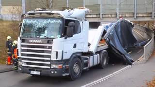 Fahrer fährt Lkw zu Schrott [upl. by Jorrie]