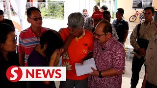 Batang Kali landslide Govt hands over donation to two families of victims [upl. by Isle535]