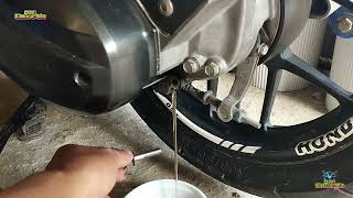 gear oil change honda click 125i150i [upl. by Essined425]