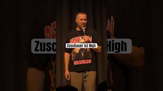 Zuschauer ist High auf Show comedy [upl. by Towne]