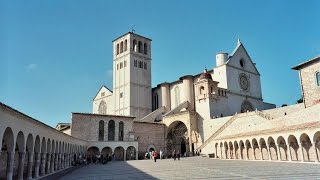 ASSISI PerugiaUmbriaItaly  BASILICA SAN FRANCESCO  PatrimUNESCO Tour delle due basiliche [upl. by Crowley]