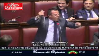 Lega Buonanno sventola una spigola in Aula contro Boldrini Espulso da Di Maio [upl. by Nilre291]