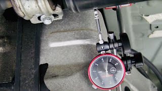 How to measure Driveshaft Runout [upl. by Tutt]