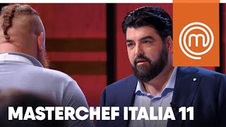 Il tonno vitellato di Chef Cannavacciuolo salva gli aspiranti chef  MasterChef Italia 11 [upl. by Nedi]