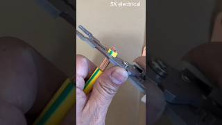 How To Keep cable Strands Together While Crimping Lugsshorts shortsfeedelectrical electricalwork [upl. by Aleahcim576]