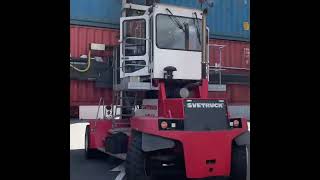 LIFT ON LIFT OFF PROSES IN CONTAINER DEPOT containership containervessel shortsvideo [upl. by Yobybab938]