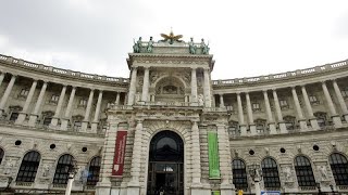 Descubriendo el balcón de Hitler Visitas guiadas en la Casa de la Historia de Austria [upl. by Adnalohs296]