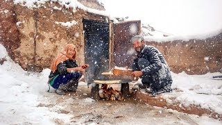 Heavy snowfall  Coldest day of winter  Cooking and cave living on snowy days [upl. by Meggie]