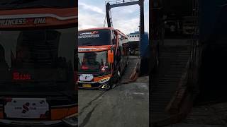 Kandas🔥🔥🔥Proses Bus Pariwisata Masuk Kapal Tongkang di Pelabuhan Gilimanuk [upl. by China794]