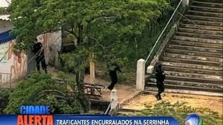 Polícia faz operação no morro da Serrinha RJ [upl. by Nasya111]