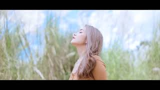 Yoon Myat Thu  ငါချစ်တာမင်း Official Lyric Video [upl. by Aibsel]