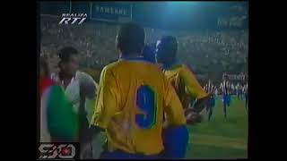 Paraguay Vs Colombia 1997 Pelea Tino Asprilla y Chilavert [upl. by Anicul]