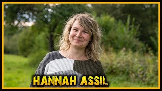 Interview mit Hannah Assil  20 schnelle Fragen an 7 vs Wild Teilnehmerin  Hat sie nen Vogel [upl. by Stanwinn647]