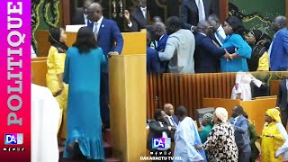 Assemblée nationale  Accrochage entre Mame Diarra Fam et TAS provoque la suspension de la séance… [upl. by Connors944]