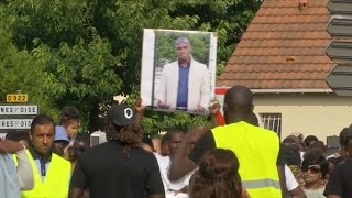 Mort dAdama Traoré des rapports manquent au dossier [upl. by Anilehs]