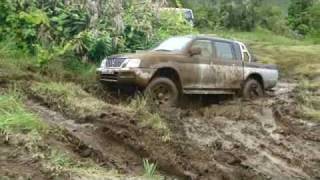 HILUX vs L200 [upl. by Annaes]