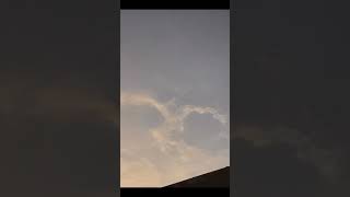 في مشهد جميل سحابه كأنها نسر طائرbeautiful cloudshortvideo clouds [upl. by Dott]