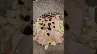 Fettine di pollo in padella con aromi shortsvideo genova food 😋😋😋 [upl. by Yregerg]