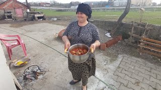 odun ateşinde kemikli et haşlama nasil olur ve günlük köy işleri öğle yemeği ethaslama [upl. by Anthe]