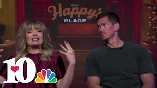 Happys Place star Melissa Peterman guest star Steve Howey says show is big Reba reunion [upl. by Brenton]