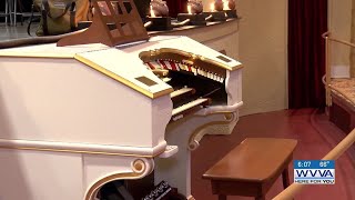 Students learn about the Wurlitzer Organ [upl. by Solley166]