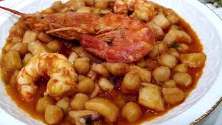 GUISO DE GARBANZOS CON SEPIA Y GAMBAS [upl. by Eioj303]