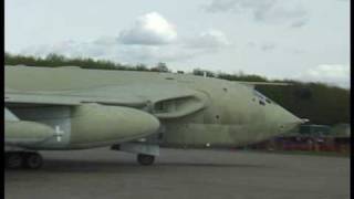 Accidental Handley Page Victor XM715 Teasin Tina take off at Bruntingthorpe airfield video 43 [upl. by Juieta330]