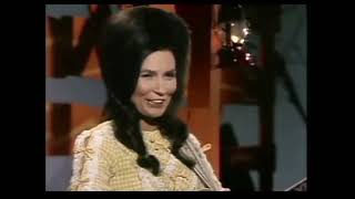 LORETTA LYNN  FIST CITY 1968  HQ STUDIO AUDIO VIDEO EDIT [upl. by Abra84]