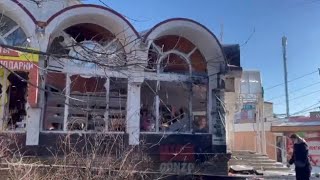 Bombardamento su un mercato nel Donetsk in Ucraina almeno 18 morti [upl. by Enaile986]