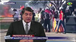 Manifestantes invadem Ministérios em Brasília [upl. by Finstad]