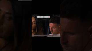 Ni Messi se salva Antonela mirando de reojo lo que escribe 😂👀 leomessi messi10 futbol [upl. by Seys256]