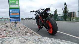 KTM DUKE 890 R Ixil Slipon amp Decat  flyby and revs [upl. by Ivory301]