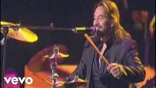 Marco Antonio Solís  M�s Que Tu Amigo Live [upl. by Geraldina]