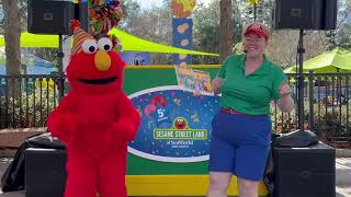 Elmos Birthday Storytime at Sesame Street SeaWorld Orlando Florida United Parks [upl. by Accemahs]