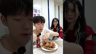 How This Siblings Eat Chicken skewers🍗 shorts funny viral [upl. by Garin]