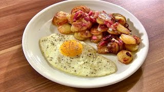 Bratkartoffeln mit Speck und SpiegeleiBratkartoffeln klassisch zubereitet [upl. by Ative]