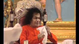 Sri Sathya Sai Baba Shivaratri 2002 Hiranyagarbha Lingamwmv [upl. by Phelia]