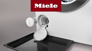 Hoe vervang ik het filterinzetstuk in mijn wasmachine  Miele [upl. by Ahtamas]