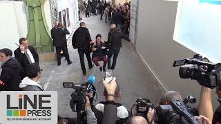 COP 21 Des militants écologistes envahissent le Grand Palais  Paris  France 04 décembre 2015 [upl. by Chee781]