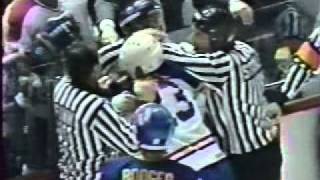 Mike Foligno vs Bob Gainey [upl. by Dulcy]