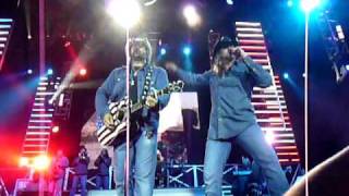 Toby Keith amp Trace Adkins COTRWAB Pittsbugh 9 11 09 [upl. by Yenaled]